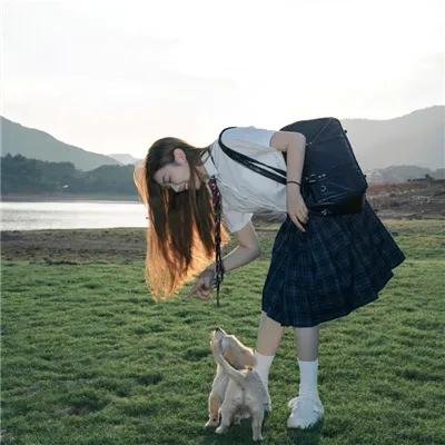 她与她的自画像